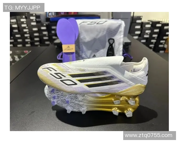 球星们最爱穿的足球鞋品牌与型号揭秘，谁才是场上鞋王